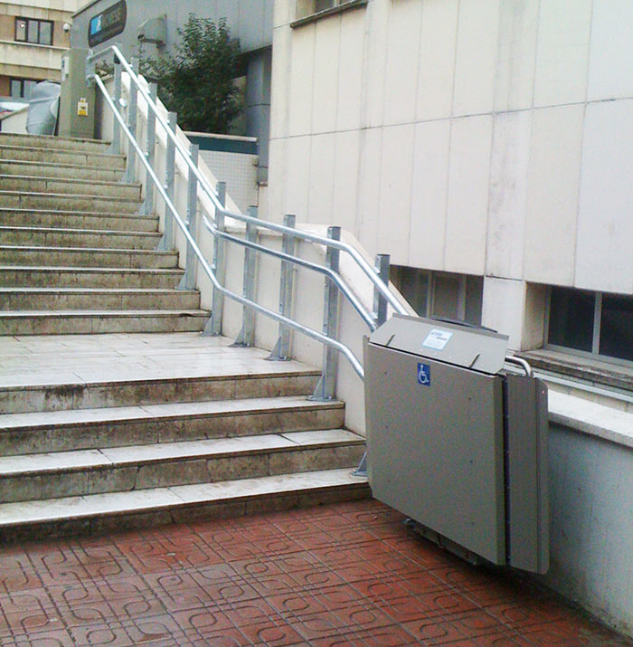 İstanbul Emniyet Müdürlüğü’ndeki engelli asansörü uygulaması tamamlandı.